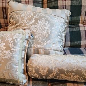 Decorator pillows